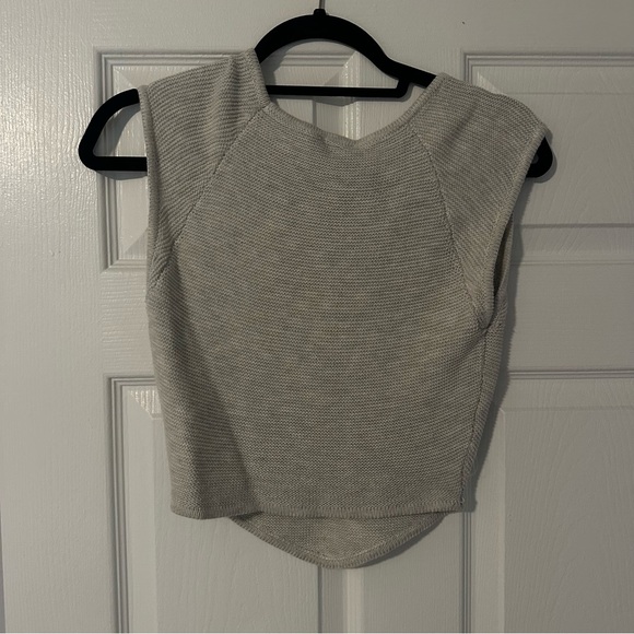 Cropped Top - Picture 4 of 4